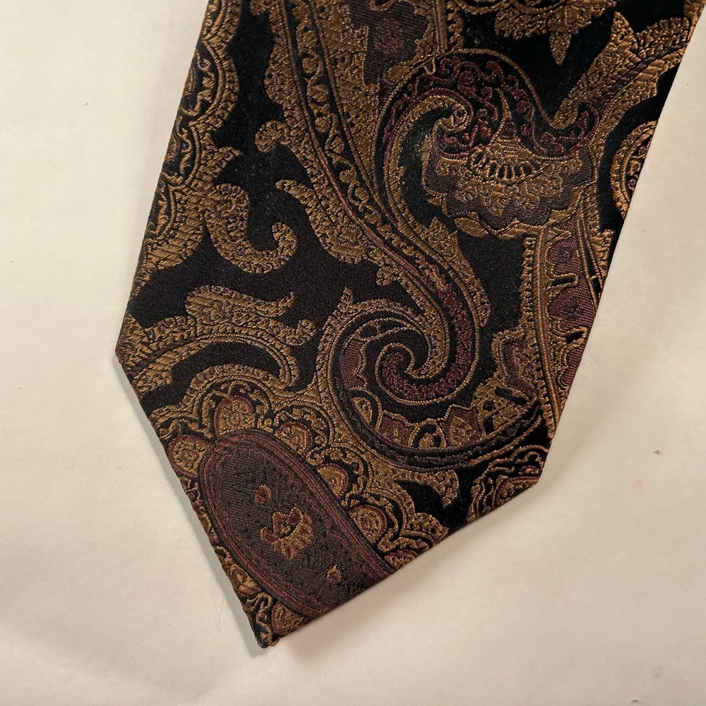 SEAN JOHN 100% Silk Brown & Black Paisley Tie - Picture 2 of 9
